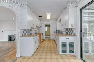 1533 SW Fairview Ave, Dallas, OR 97338 - Photo 24