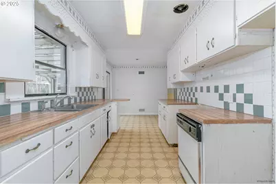 1533 SW Fairview Ave, Dallas, OR 97338 - Photo 26