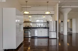 1314 NW Irving St, Portland, OR 97209 - Photo 14