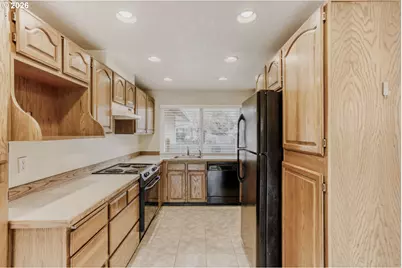 8545 SW Rebecca Ln, Beaverton, OR 97008 - Photo 10