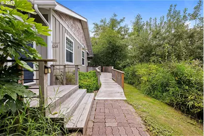 676 NW 9th St, Warrenton, OR 97146 - Photo 10