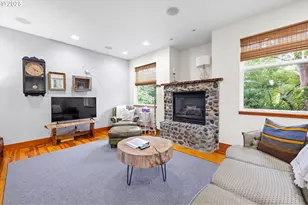 676 NW 9th St, Warrenton, OR 97146 - Photo 4