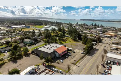 985 Newmark Ave, Coos Bay, OR 97420 - Photo 4