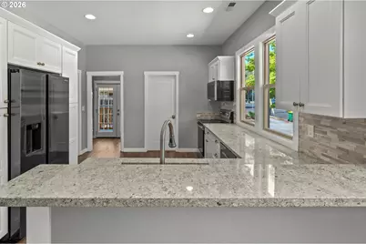 5725 SW Lombard Ave, Beaverton, OR 97005 - Photo 6