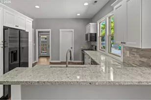 5725 SW Lombard Ave, Beaverton, OR 97005 - Photo 6