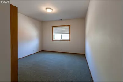 1875 Lake Cove Ave, Eugene, OR 97408 - Photo 22