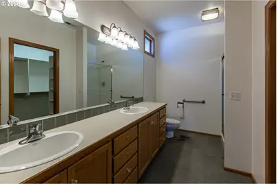 1875 Lake Cove Ave, Eugene, OR 97408 - Photo 18