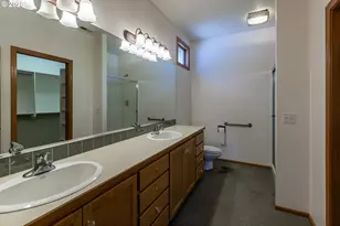 1875 Lake Cove Ave, Eugene, OR 97408 - Photo 18
