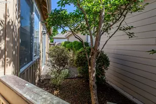 1875 Lake Cove Ave, Eugene, OR 97408 - Photo 32