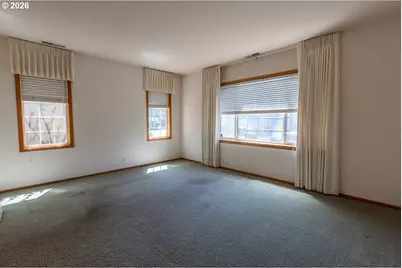1875 Lake Cove Ave, Eugene, OR 97408 - Photo 8