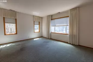 1875 Lake Cove Ave, Eugene, OR 97408 - Photo 8