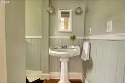 4030 SE Caruthers St, Portland, OR 97214 - Photo 18