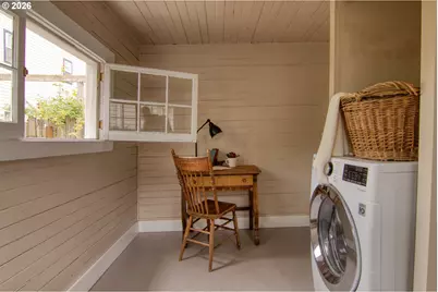 4030 SE Caruthers St, Portland, OR 97214 - Photo 20