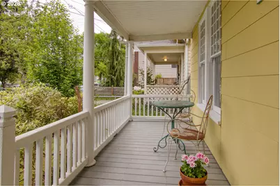 4030 SE Caruthers St, Portland, OR 97214 - Photo 4