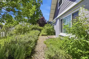 301 Irving Rd, Eugene, OR 97404 - Photo 42