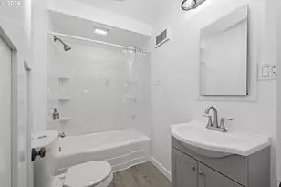 301 Irving Rd, Eugene, OR 97404 - Photo 22