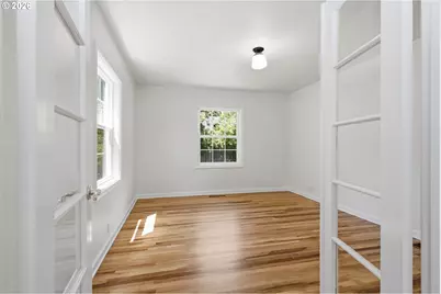 301 Irving Rd, Eugene, OR 97404 - Photo 4