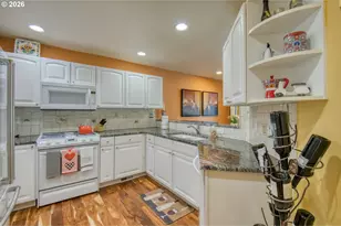 1620 NE Glisan St, Portland, OR 97232 - Photo 8