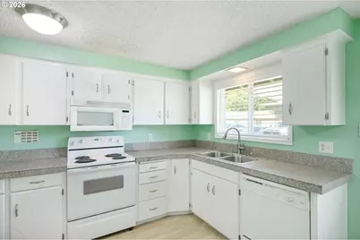 13600 NE 18th St #26, Vancouver, WA 98684 - Photo 6