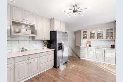 1010 Marylhurst Dr, West Linn, OR 97068 - Photo 8