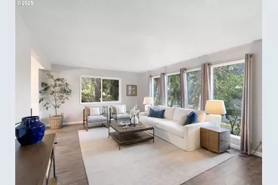 1010 Marylhurst Dr, West Linn, OR 97068 - Photo 4