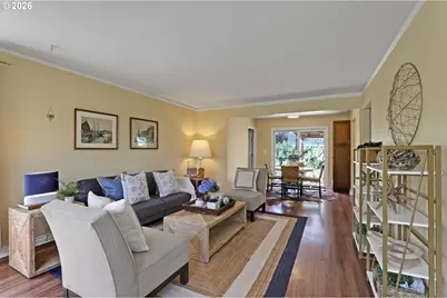 10910 NE Eugene St, Portland, OR 97220 - Photo 8