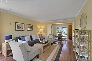 10910 NE Eugene St, Portland, OR 97220 - Photo 8