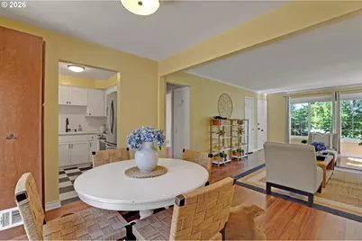 10910 NE Eugene St, Portland, OR 97220 - Photo 14