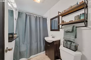 8934 NE Sumner St, Portland, OR 97220 - Photo 14