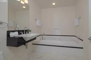 3990 Abbey Ln, Astoria, OR 97103 - Photo 8