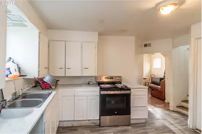 1224 NE Freemont Ave, Roseburg, OR 97470 - Photo 8