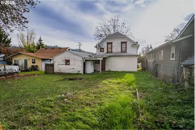 1224 NE Freemont Ave, Roseburg, OR 97470 - Photo 20