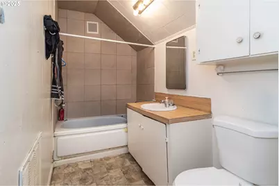 1224 NE Freemont Ave, Roseburg, OR 97470 - Photo 14