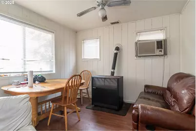 1224 NE Freemont Ave, Roseburg, OR 97470 - Photo 6