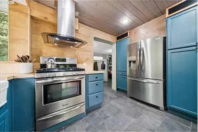 2453 Marylhurst Dr, West Linn, OR 97068 - Photo 14