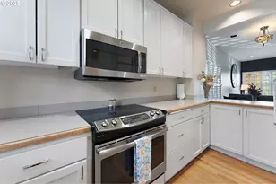 639 1st St, Lake Oswego, OR 97034 - Photo 20