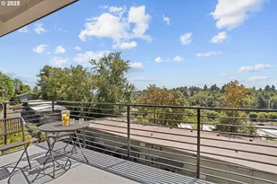 7298 SW 13th Dr, Portland, OR 97239 - Photo 10