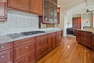 2240 Summit Ct, Lake Oswego, OR 97034 - Photo 18