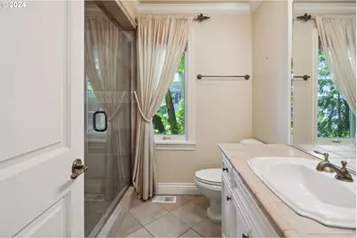 2240 Summit Ct, Lake Oswego, OR 97034 - Photo 34