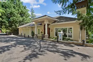 2240 Summit Ct, Lake Oswego, OR 97034 - Photo 2