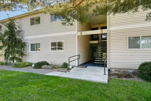 1900 NW Carden Ave, Pendleton, OR 97801 - Photo 2