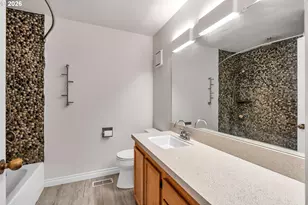 5150 S Landing Dr, Portland, OR 97239 - Photo 14