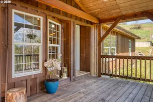 22 Ramsay Ln, White Salmon, WA 98672 - Photo 2