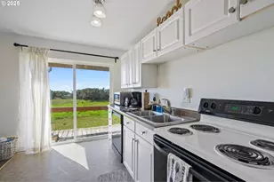 269 S Pacific St, Rockaway Beach, OR 97136 - Photo 4