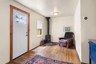 3927 NE 47th Ave, Portland, OR 97213 - Photo 2