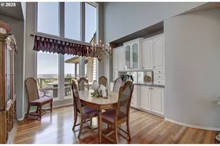 2609 NW Cascade St, Camas, WA 98607 - Photo 4