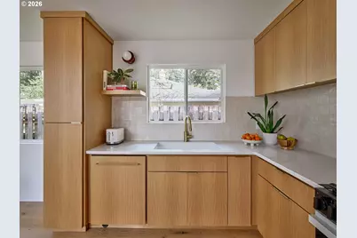 16625 Astor Ave, Lake Oswego, OR 97035 - Photo 10