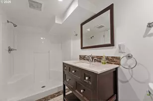 6225 SW Nevada Ct, Portland, OR 97219 - Photo 36