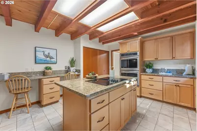 6225 SW Nevada Ct, Portland, OR 97219 - Photo 20