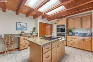 6225 SW Nevada Ct, Portland, OR 97219 - Photo 20